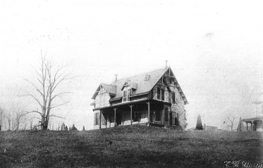 Early-1900s photo of the Robinson House